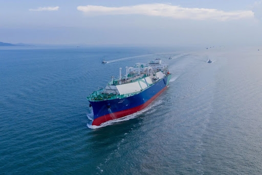 造船份额连续16年全球第一!国产大型LNG船两天连续下水两艘