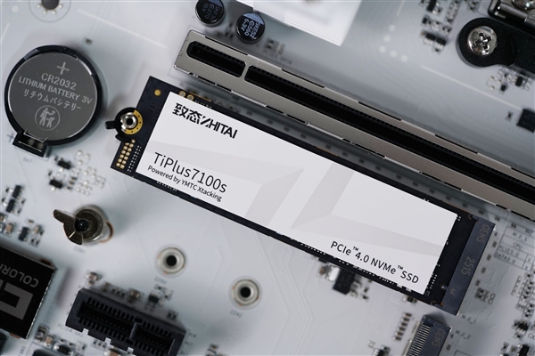 疾速7400MB/s！长江存储致态TiPlus7100s 2TB SSD图赏