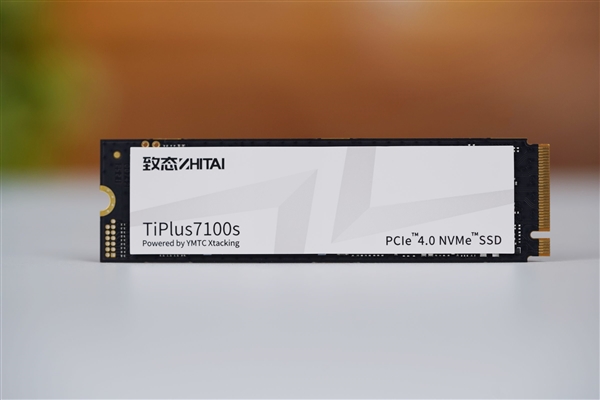 疾速7400MB/s！长江存储致态TiPlus7100s 2TB SSD图赏