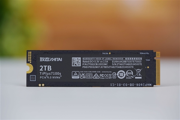 疾速7400MB/s！长江存储致态TiPlus7100s 2TB SSD图赏