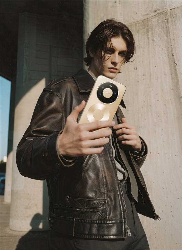 华为Mate 80系列官图来了:全新双环设计 史上最美Mate