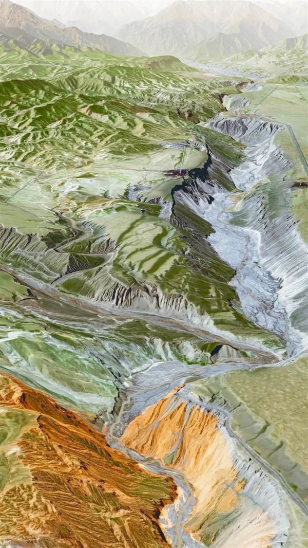卫星俯瞰人迹罕至的新疆安集海大峡谷：如同七彩画卷