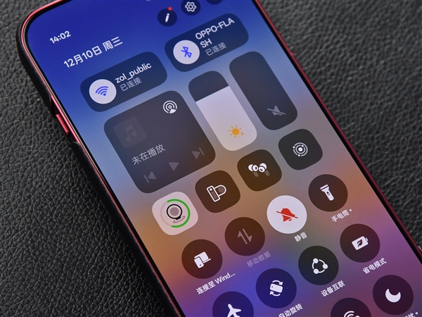 OPPO哈苏磁吸闪补光环灯上手：199元闭眼入