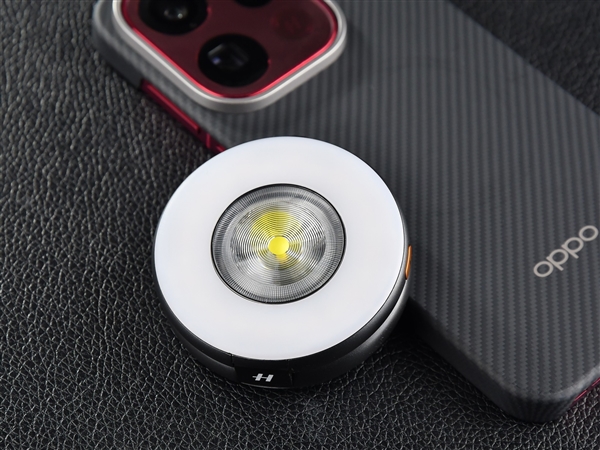 OPPO哈苏磁吸闪补光环灯上手：199元闭眼入