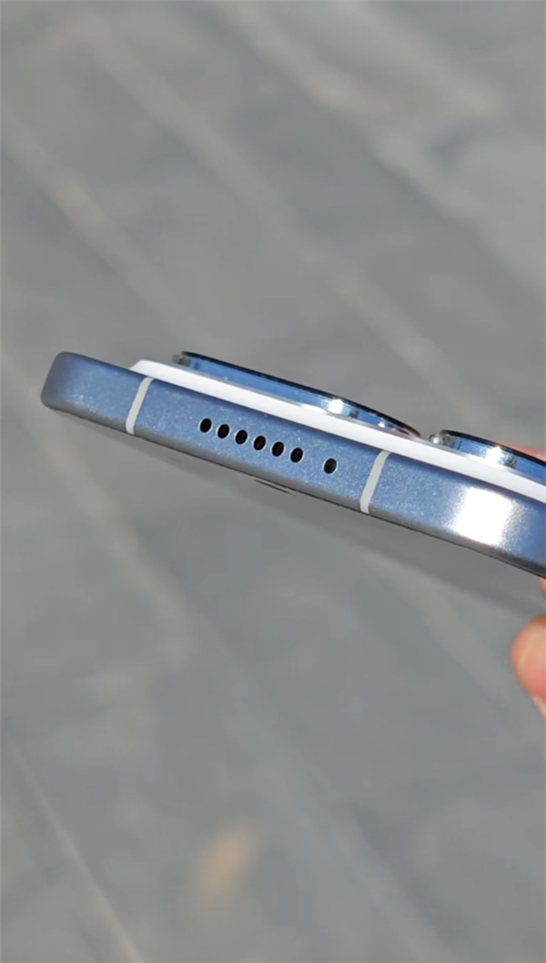 荣耀Magic8 Pro Air真机上手：经典感叹号Deco 比iPhone Air还轻