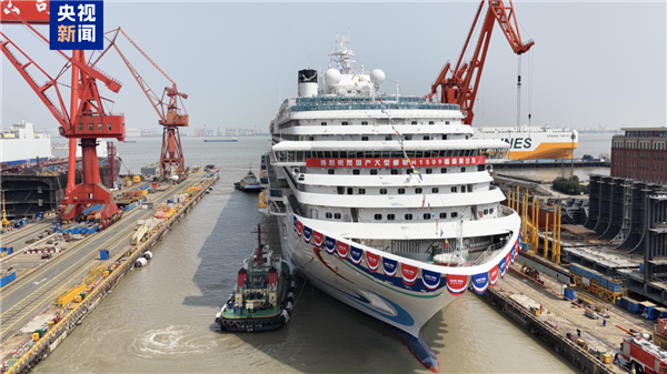 我国第二艘国产大型邮轮！爱达·花城号正式出坞